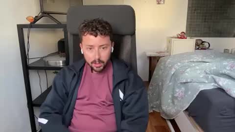 Snapshot of ovidius96 chatting on 11/01/25, 03:36 ovidius96 online show from 11/01/25, 03:36