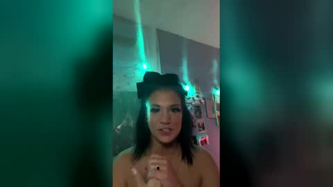 Snapshot of ovmilf chatting on 12/19/25, 01:23 ovmilf online show from 12/19/25, 01:23