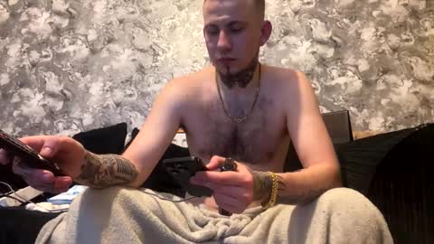 Snapshot of owen162462 chatting on 11/30/25, 12:14 Owen kayz online show from 11/30/25, 12:14