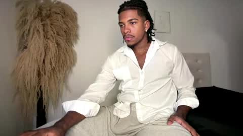 Snapshot of owen_222 chatting on 04/21/26, 01:42 Owen online show from 04/21/26, 01:42