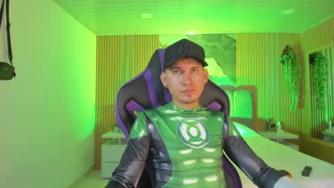 Snapshot of owen_drake chatting on 04/27/26, 11:36 Owen Drak online show from 04/27/26, 11:36