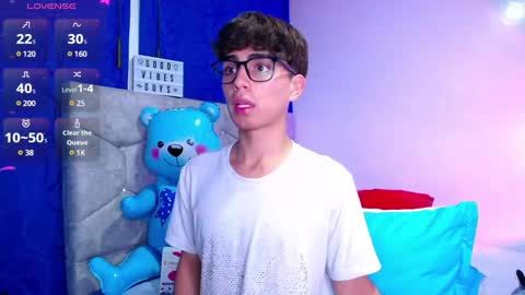 Owen  Independent model  online show from 12/07/24, 07:38