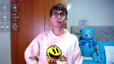 Owen  Independent model  online show from 01/17/25, 12:10