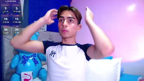 Owen  Independent model  online show from 03/10/25, 04:14