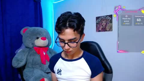 Snapshot of owenblue__ chatting on 05/14/26, 09:16 Owen Independent model online show from 05/14/26, 09:16