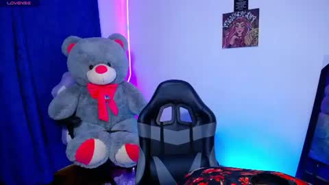 Snapshot of owenblue__ chatting on 06/15/26, 06:04 Owen Independent model online show from 06/15/26, 06:04