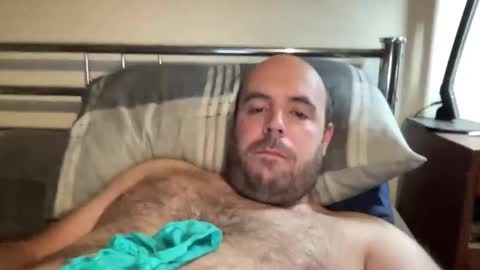 Owen2022 online show from 10/10/25, 06:23