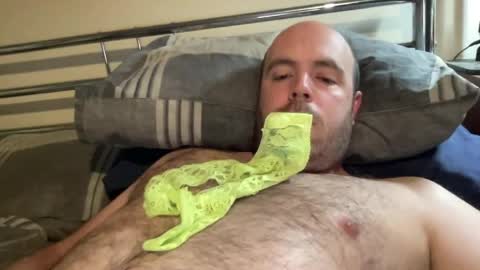 Owen2022 online show from 04/15/26, 06:09