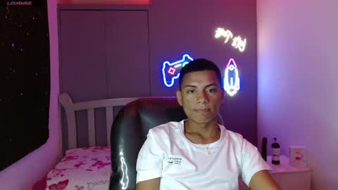 Snapshot of owenstone chatting on 12/23/24, 07:52 OWEN online show from 12/23/24, 07:52