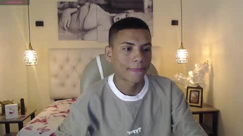 Snapshot of owenstone chatting on 01/05/25, 07:49 OWEN online show from 01/05/25, 07:49