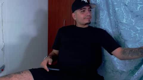 Snapshot of owenstonne chatting on 02/12/26, 03:23 OWEN-STONE online show from 02/12/26, 03:23