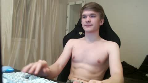 Snapshot of oydikey chatting on 11/30/25, 01:04 Oydin online show from 11/30/25, 01:04