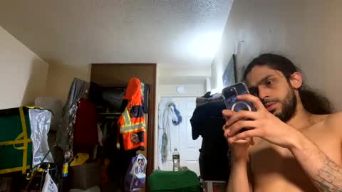 Snapshot of oyeblancki chatting on 01/01/25, 10:35 CoCreatorBlancki online show from 01/01/25, 10:35