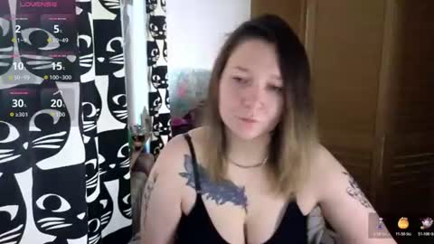 Snapshot of ozalin chatting on 07/16/26, 10:10 ozalin online show from 07/16/26, 10:10