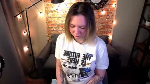 ozalin_green online show from 09/28/25, 07:19