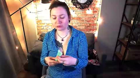 ozalin_green online show from 10/14/25, 06:03