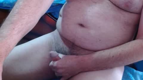 Snapshot of ozzieozzieoi chatting on 09/11/25, 01:28 HairyolOz online show from 09/11/25, 01:28