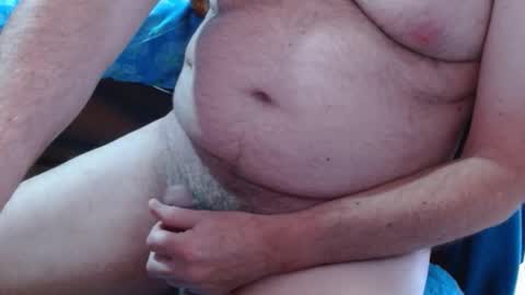 Snapshot of ozzieozzieoi chatting on 09/17/25, 02:24 HairyolOz online show from 09/17/25, 02:24