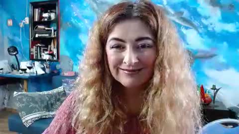 Snapshot of ozzy_helen chatting on 12/19/24, 06:12 Ozzy Helen online show from 12/19/24, 06:12