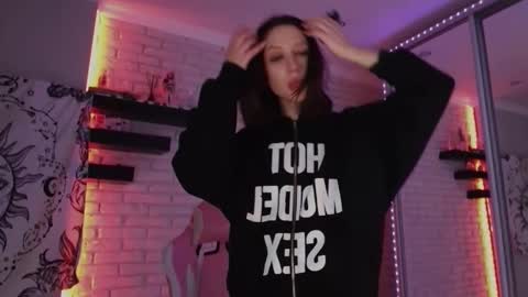 Snapshot of p0rsche911 chatting on 12/12/24, 08:10 Alice online show from 12/12/24, 08:10