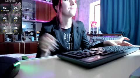 Ella online show from 01/11/25, 08:22