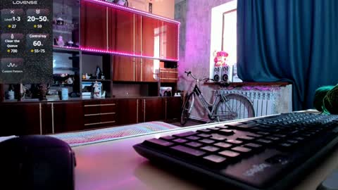 Ella online show from 01/14/25, 10:17