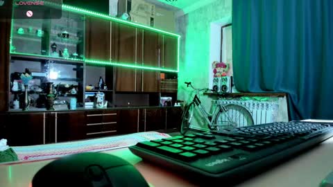 Ella online show from 01/18/25, 02:02