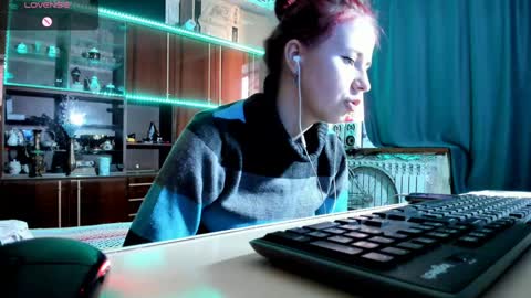 Ella online show from 02/01/25, 07:47