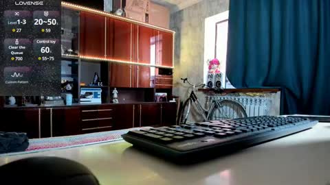 Ella online show from 02/25/25, 07:42