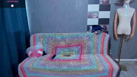 Ella online show from 11/03/25, 07:42