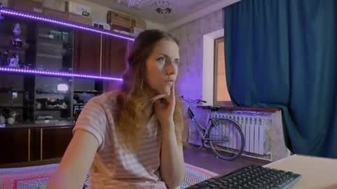 Snapshot of pa1e_pr1ncess chatting on 06/10/26, 07:40 Ella online show from 06/10/26, 07:40