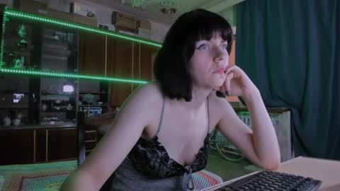 Snapshot of pa1e_pr1ncess chatting on 06/18/26, 06:46 Ella online show from 06/18/26, 06:46
