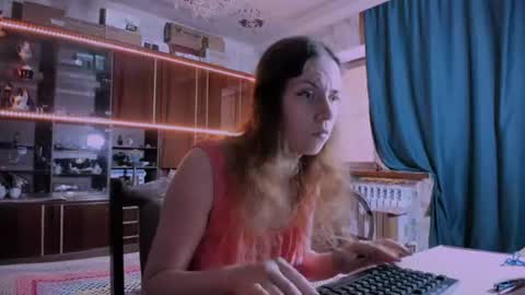 Snapshot of pa1e_pr1ncess chatting on 06/23/26, 06:00 Ella online show from 06/23/26, 06:00