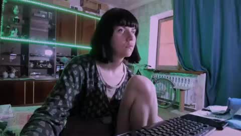 Snapshot of pa1e_pr1ncess chatting on 06/28/26, 07:25 Ella online show from 06/28/26, 07:25