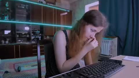 Snapshot of pa1e_pr1ncess chatting on 07/06/26, 10:12 Ella online show from 07/06/26, 10:12