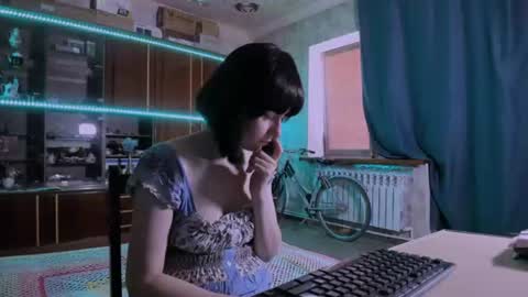 Snapshot of pa1e_pr1ncess chatting on 07/08/26, 04:28 Ella online show from 07/08/26, 04:28