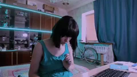 Snapshot of pa1e_pr1ncess chatting on 07/17/26, 09:05 Ella online show from 07/17/26, 09:05