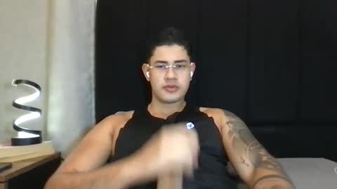 Snapshot of pablo_boston chatting on 05/15/26, 09:05 Javi online show from 05/15/26, 09:05