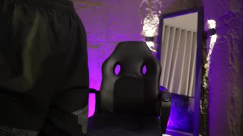 Snapshot of pablo_russoo chatting on 02/16/26, 12:40 pablo online show from 02/16/26, 12:40