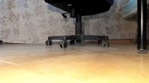 Snapshot of pablomenesssl chatting on 12/16/25, 02:33 Pablo Meness online show from 12/16/25, 02:33