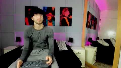 Snapshot of pacosanclemente chatting on 10/22/25, 01:00 P A C O online show from 10/22/25, 01:00