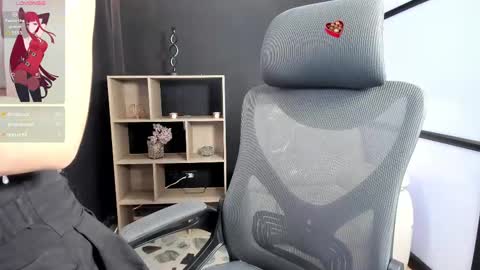 Paige online show from 03/08/25, 06:16