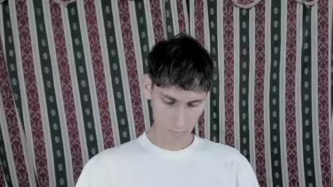 Snapshot of paimon_goetia chatting on 04/05/26, 01:03 Alexander Grigori online show from 04/05/26, 01:03