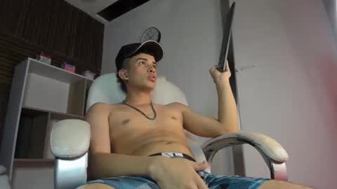 Snapshot of painlee chatting on 09/17/25, 08:32 Painlee online show from 09/17/25, 08:32