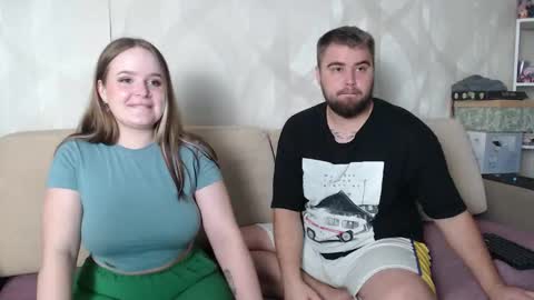 Snapshot of pair_of_gods chatting on 10/05/25, 02:43 Lizzi  Igor online show from 10/05/25, 02:43