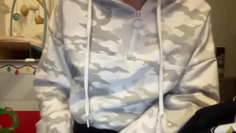 paisleysnowxo online show from 03/04/25, 07:51