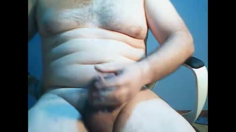 Snapshot of pajero1976 chatting on 10/15/25, 07:08 pajero1976 online show from 10/15/25, 07:08