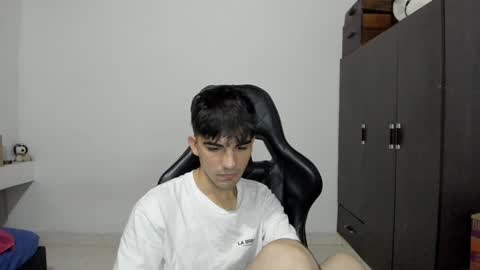 Snapshot of pakun_ chatting on 12/24/24, 01:27 pakun_ online show from 12/24/24, 01:27