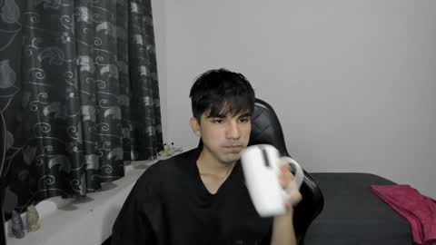 Snapshot of pakun_ chatting on 01/15/25, 12:30 pakun_ online show from 01/15/25, 12:30