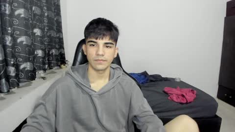 Snapshot of pakun_ chatting on 02/08/25, 01:43 pakun_ online show from 02/08/25, 01:43